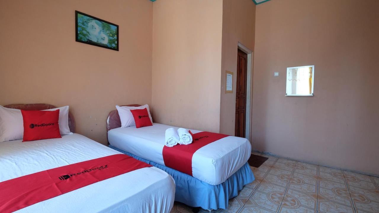 Reddoorz Near Mangrove Forest Kupang Kupang  Luaran gambar